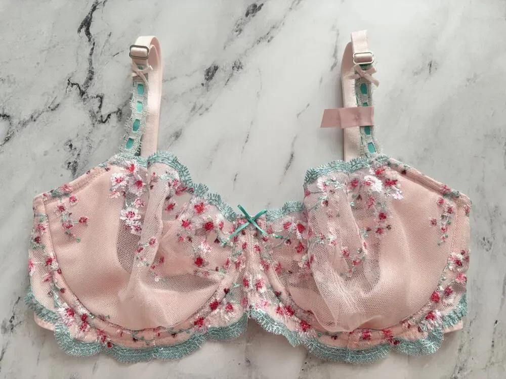 Victoria's Secret Nwt Dream Angels Unlined Uplift Sling Cherry Blossom Bra 32DDD